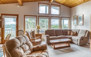 Lifesaver - Meredith Lodging - Rockaway Beach - 8