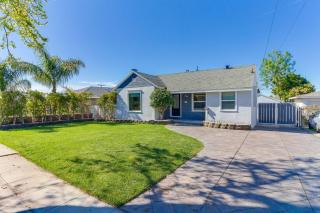 San Fernando Pool home + Large Private Guest House - 9