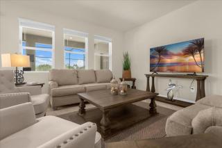 6 Bedrooms- 4,5 Bathrooms- Solterra 7639 Ol - Davenport - 0