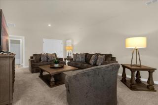 6 Bedrooms- 4,5 Bathrooms- Solterra 7639 Ol - Davenport - 6