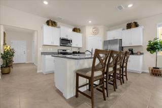 6 Bedrooms- 4,5 Bathrooms- Solterra 7639 Ol - Davenport - 5