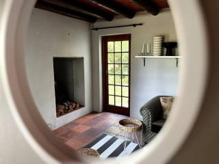 Comfy Greyton Cottage for Four - 5