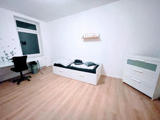 Budget rooms in Halle with shared bathroom, Free WiFi, Netflix & iPad - Halle an der Saale - 6
