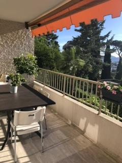 Au calme, dans la verdure, vue panoramique sur Cannes - Le Cannet - 9