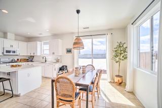 Flagstaff-Area Family Home with Hot Tub and Patio - Bellemont - 0
