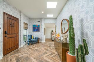 Wanderlust Oasis - Phoenix - 3