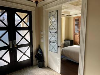 Mike's Luxury House - 2