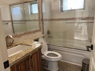 Mike's Luxury House - 1