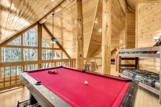 Rippling Stream, Hot Tub, pool table, WIFI, 1089 FREE tickets each paid day, Dollywood and More - Gatlinburg - 1