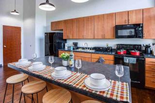 NY Style Centric Loft with King Bed by Park av. - Rochester - 5