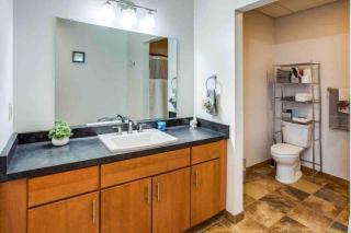 NY Style Centric Loft with King Bed by Park av. - Rochester - 4