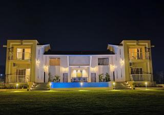 Isola Luxury Farm Suites - Nashik - 1