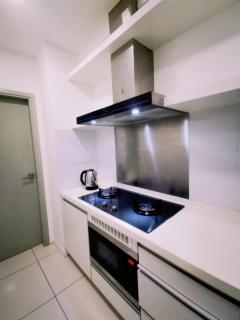 reSTARY - K-Box, Sutera Avenue Infinity Pool - Imago Opposite - KK City- 2BR,6Pax 来沙旅 K房主题公寓 - 无边际日落海景泳池 - Imago商场对面 - KK市中心 - 2房6人 - Kota Kinabalu - 1