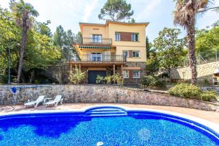 Catalunya Casas Elegant Mountain Villa just 30km to Barcelona - Corbera de Llobregat - 9