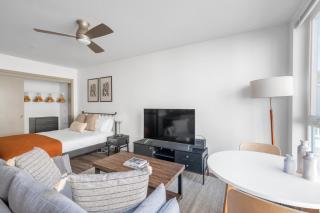 Columbia City Studio w WD Gym nr Light Rail SEA-345 - Seattle - 9