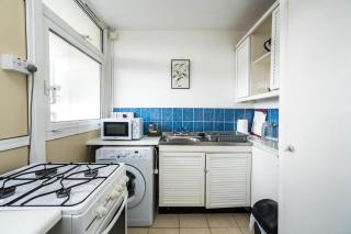 A Skyhigh Stay for 2 in Vauxhall London - Londra - 6
