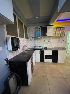 Fully furnished 3 BHK Apartment near Amrita Aster Cimar Hospitals Edappally-E1 - Ernakulam - 8