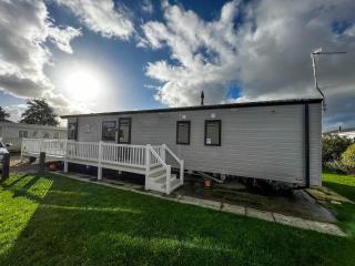 Wonderful 6 Berth Caravan For Hire By A Stunning Norfolk Beach Ref 19006Sd - Scratby - 9
