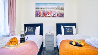 E2M Stays Beautiful House Close To Heathrow Airport- Walking Distance To Thames River - Egham - 9