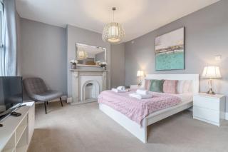 Villa Living by Lawsons - 2