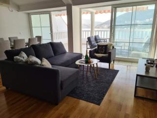 Top floor with stunning seaview, first line - Rafailovici - 3