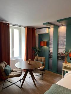 Suite Garonne - baignoire balnéo duo à bulles - Luxe et charme - climatisation - Eyrans - 3