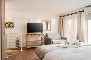 Modern Two Level Apartment in the Heart of Athens - 5