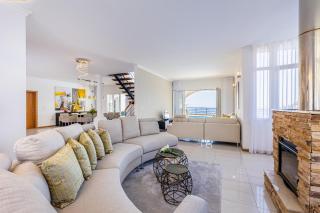 Luxury villa with private heated pool, garden and views of the sea and mountains. - Arco da Calheta - 5
