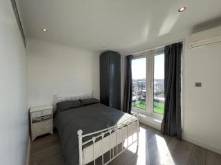 Lovely 2 Bedroom with Balcony - London - Londra - 9