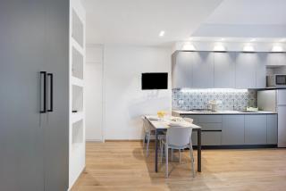 Victoria Apartments Family - 5