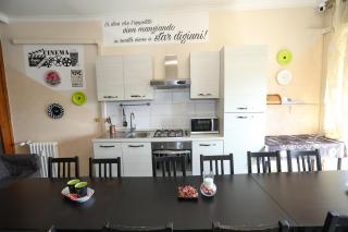 Movie Home Guesthouse - 8