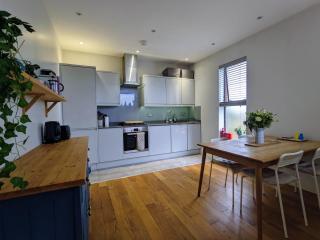 Perfect for Legoland, Windsor Castle and Ascot with free parking - Windsor - 9