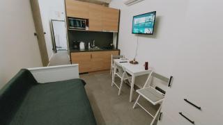 Peaceful Basement Apartment with Terrace & free GYM - Budapest - 3