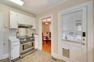 Quaint Goldsboro Home with Screened-In Porch! - 1