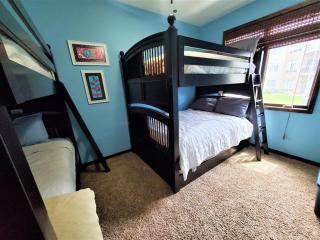 Bridges Bay Resort Newport Building 103 - Arnolds Park - 4