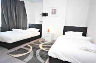 4 Bedroom House in East London - Londra - 3