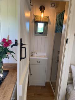 The Woolly Sheep Shepherd Huts - Whitland - 2