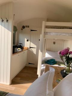 The Woolly Sheep Shepherd Huts - Whitland - 3