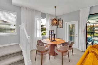 5 Bedroom Home 8 Minutes To Disney! townhouse - Kissimmee - 2