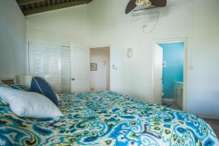 Island Breeze Beach Villa - Carey Park - 3