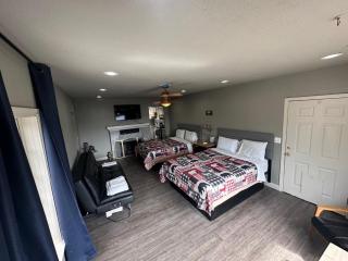 Mountain Trail Lodge and Vacation Rentals - 3