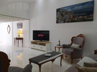 Hydra's Harbor House - 8