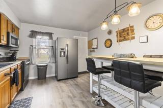 Great Location! Cozy Home with Huge Backyard - 7