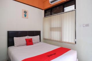 RedDoorz near Lotte Mart Maguwoharjo Yogyakarta - Yogyakarta - 0