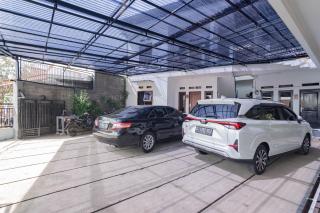 Erika Homestay Lembang Mitra RedDoorz - 2