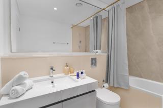 Maison Privee - Deluxe 3BR Apt with Dubai Marina Vws & Beach Access - Dubái - 1
