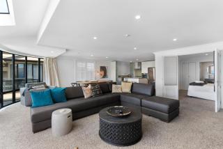 Beacon Lakeside Luxury 908 - 2 Bedroom - Queenstown - 4