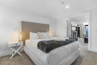 Beacon Lakeside Luxury 908 - 2 Bedroom - 2