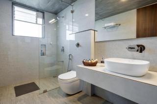 Breezy Whispers by StayVista - Private infinity pool, Stunning mountain views, Spacious swimming pool, Deck & Lawn - 2