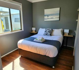 Surfrider Caravan Park - Barrack Point - 2